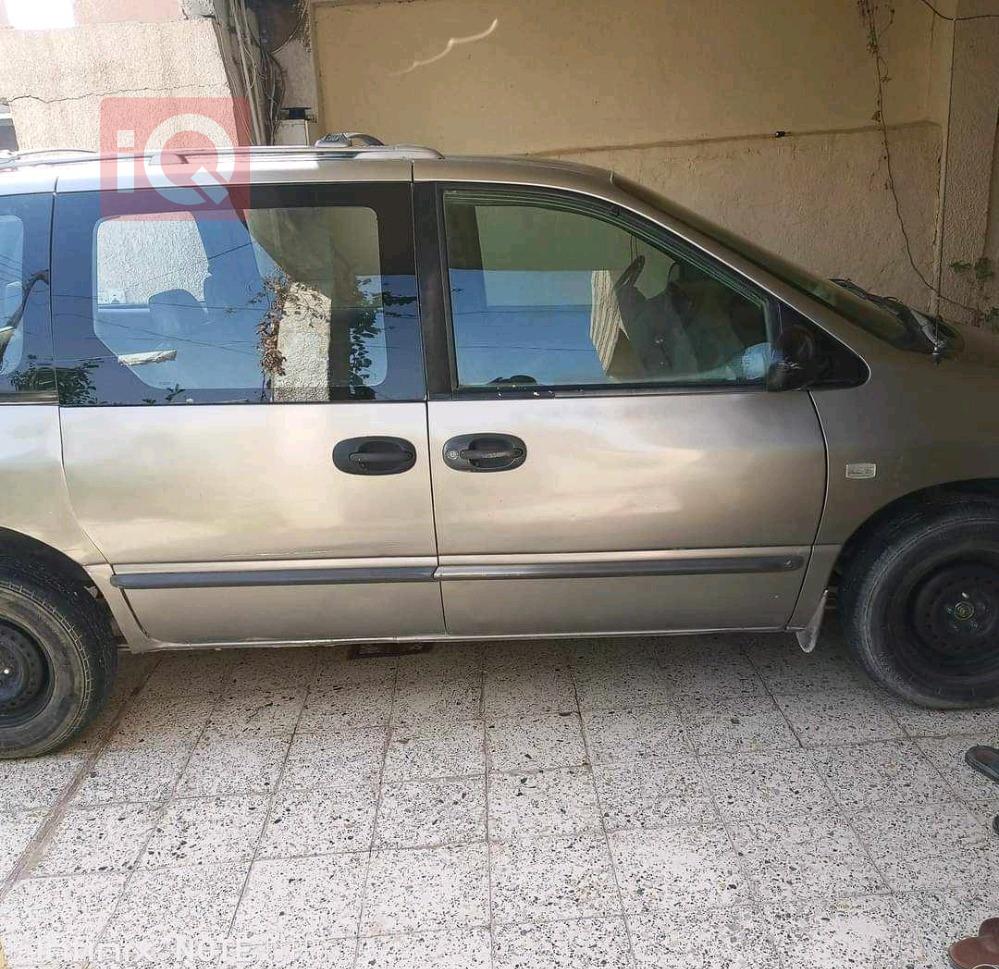 دودج كارافان